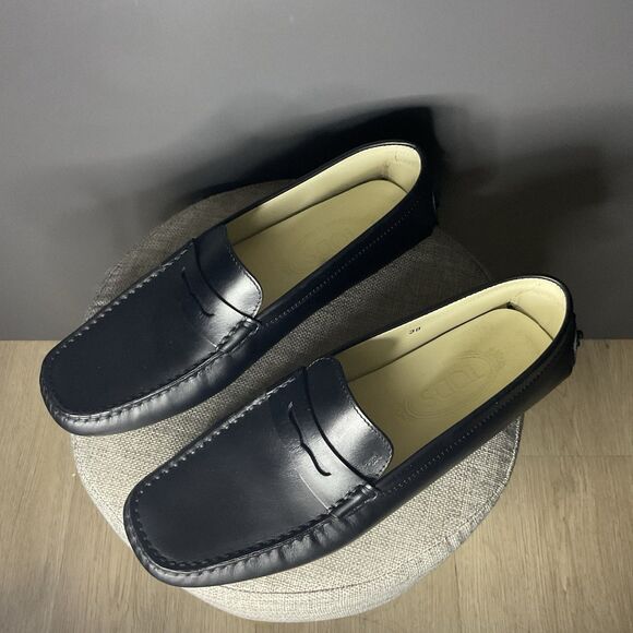 Tod’s Womens Black Leather Penny Loafer Gommino Driving Shoe EU 39 (US 8.5) - Picture 2 of 16